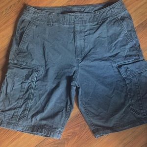 Men’s old navy dark grey cargo shorts